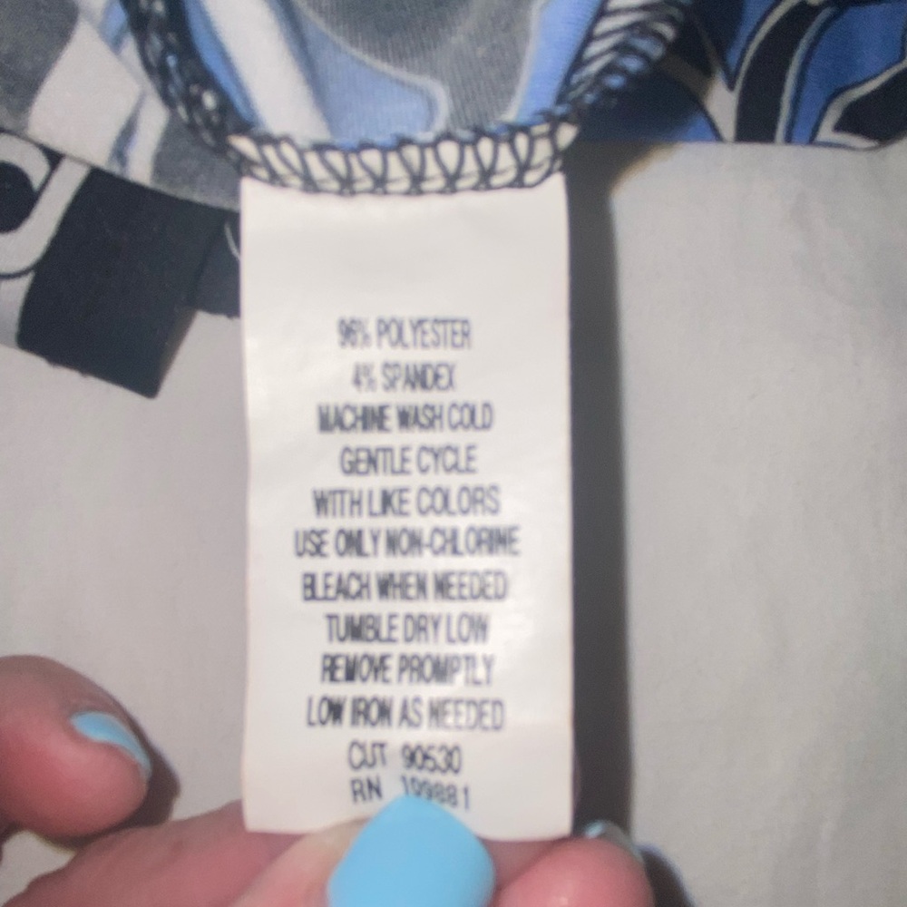 Sunny Leigh Blue and White Graphic Long Sleeve Tunic - Picture 6 of 7